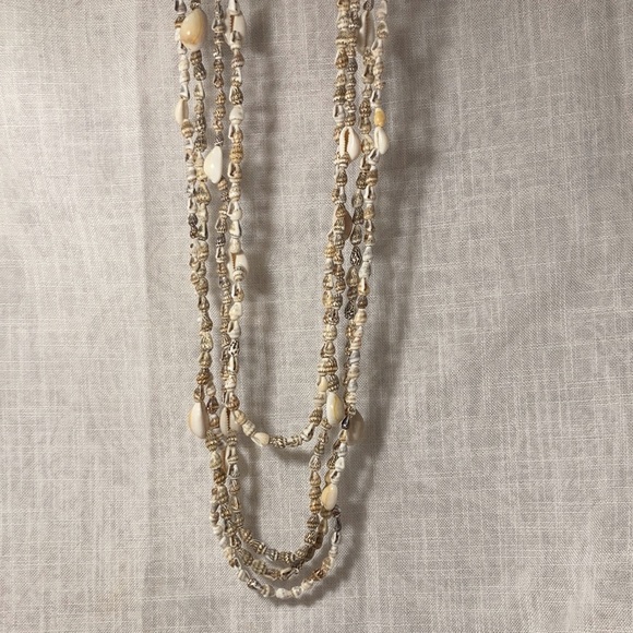 Vintage 4 Strand Sea Shell Necklace - Picture 6 of 7